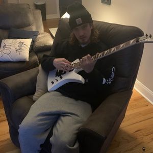 Meet your Posher, Ethan